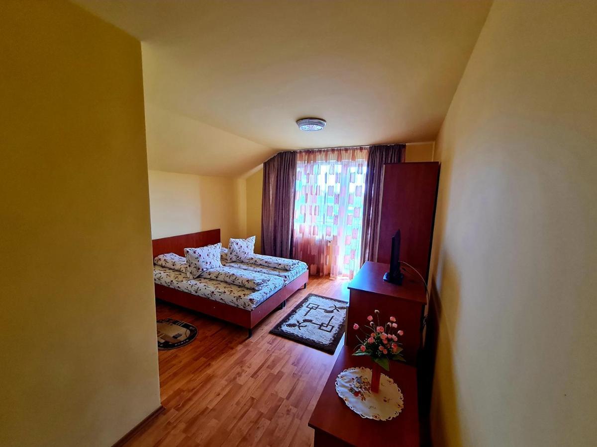 Pensiunea Sanziana Hotel ออราแด ภายนอก รูปภาพ