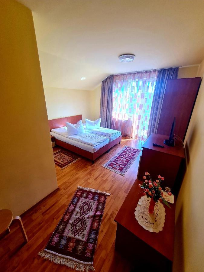 Pensiunea Sanziana Hotel ออราแด ภายนอก รูปภาพ