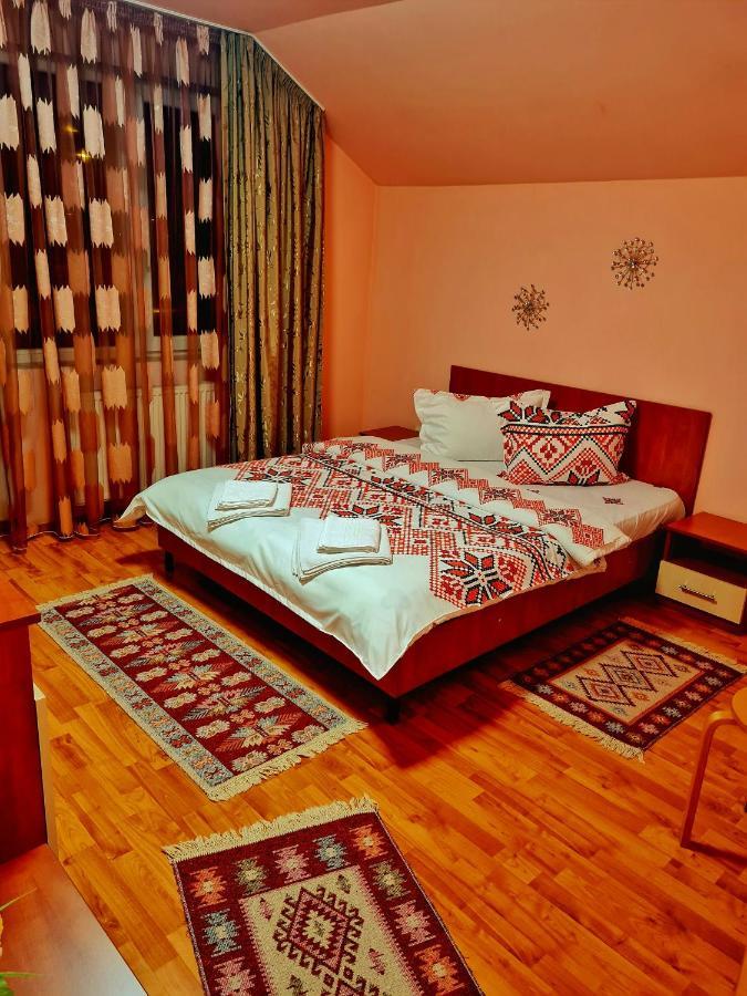 Pensiunea Sanziana Hotel ออราแด ภายนอก รูปภาพ